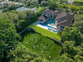 8961 SW 62nd Ct, Pinecrest FL 33156