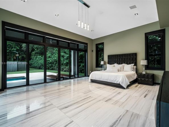 8961 SW 62nd Ct, Pinecrest FL 33156