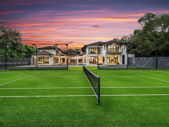 8961 SW 62nd Ct, Pinecrest FL 33156