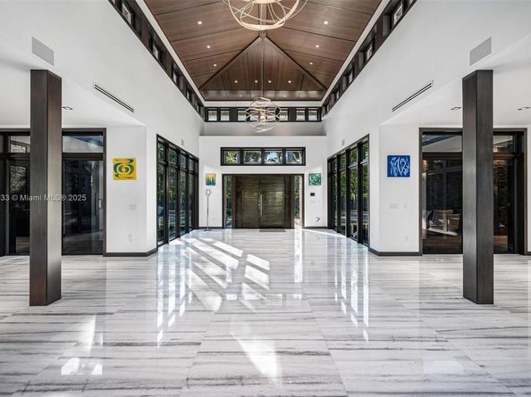 8961 SW 62nd Ct, Pinecrest FL 33156