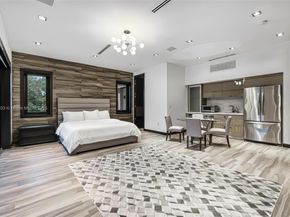 8961 SW 62nd Ct, Pinecrest FL 33156