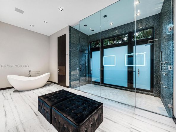 8961 SW 62nd Ct, Pinecrest FL 33156