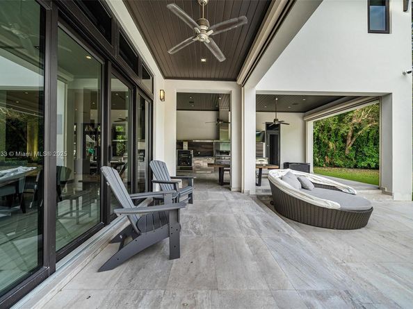 8961 SW 62nd Ct, Pinecrest FL 33156