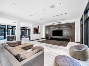 8961 SW 62nd Ct, Pinecrest FL 33156