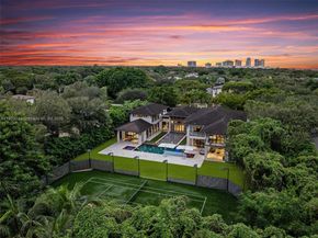 8961 SW 62nd Ct, Pinecrest FL 33156