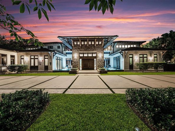 8961 SW 62nd Ct, Pinecrest FL 33156