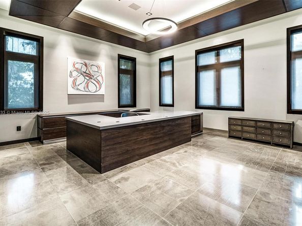 8961 SW 62nd Ct, Pinecrest FL 33156