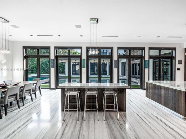 8961 SW 62nd Ct, Pinecrest FL 33156