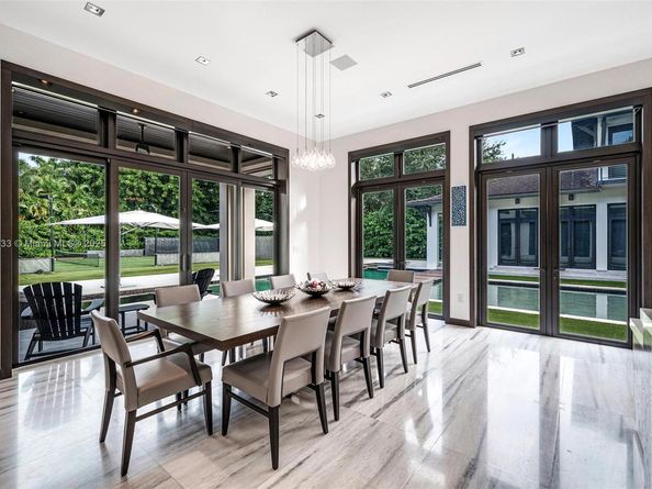 8961 SW 62nd Ct, Pinecrest FL 33156