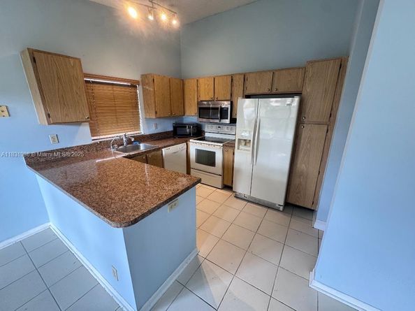 3160 NW 108th Ter, Sunrise FL 33351
