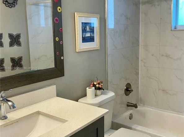 1160 NE 191st St 32, Miami FL 33179