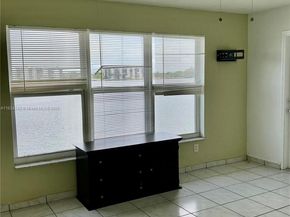 1160 NE 191st St 32, Miami FL 33179