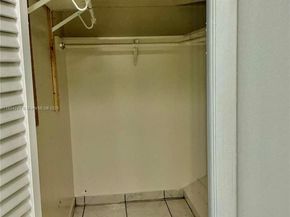 1160 NE 191st St 32, Miami FL 33179