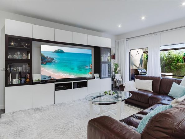 21195 Helmsman Dr F12, Aventura FL 33180