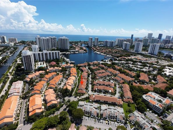 21195 Helmsman Dr F12, Aventura FL 33180
