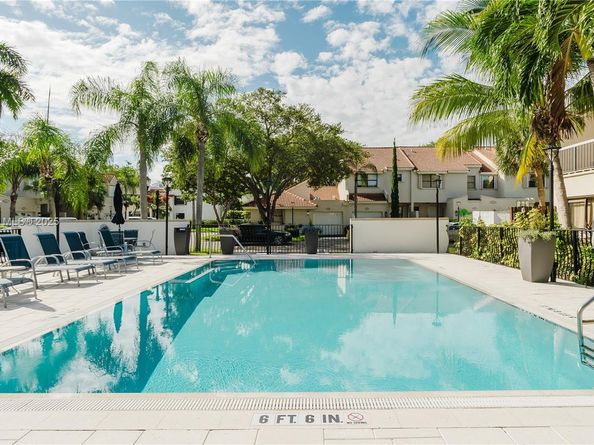 21195 Helmsman Dr F12, Aventura FL 33180