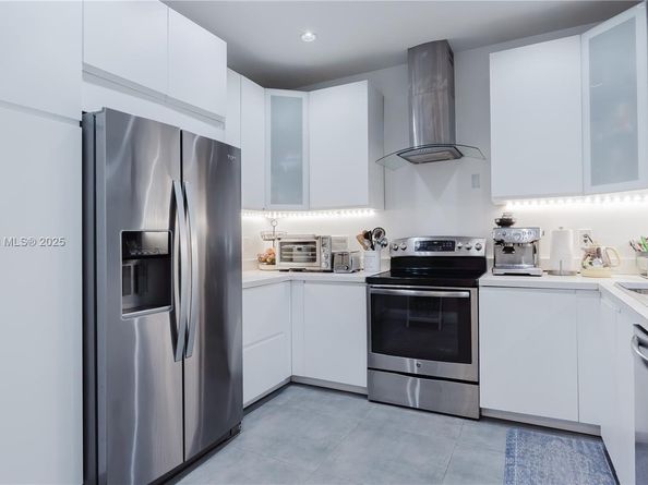21195 Helmsman Dr F12, Aventura FL 33180