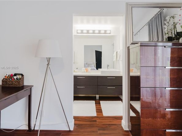 21195 Helmsman Dr F12, Aventura FL 33180