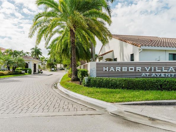 21195 Helmsman Dr F12, Aventura FL 33180