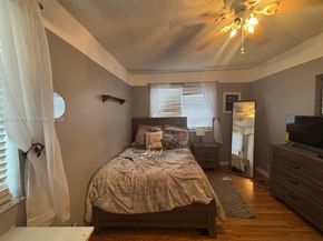 7390 S Pinewalk Dr S, Margate FL 33063