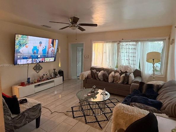 2519 Rodman St, Hollywood FL 33020