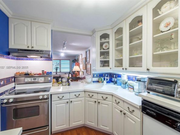 2200 Park Ln 105, Hollywood FL 33021