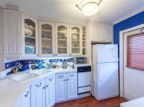 2200 Park Ln 105, Hollywood FL 33021