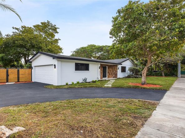 10415 SW 87th Ave, Miami FL 33176