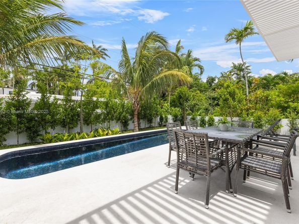 4504 Sheridan Ave, Miami Beach FL 33140