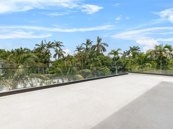 4504 Sheridan Ave, Miami Beach FL 33140