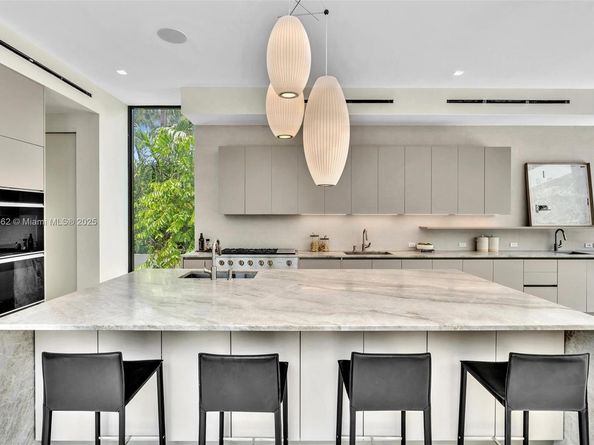 4504 Sheridan Ave, Miami Beach FL 33140