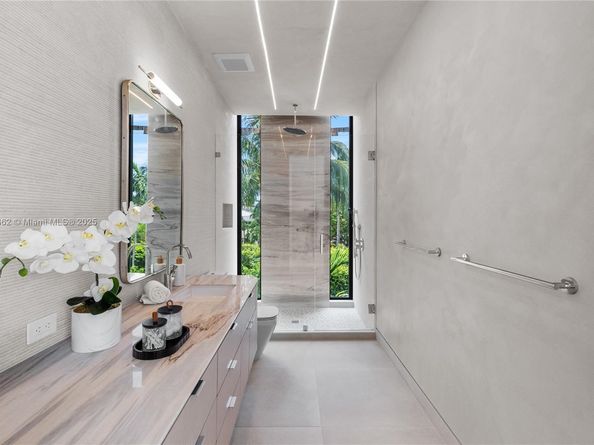 4504 Sheridan Ave, Miami Beach FL 33140