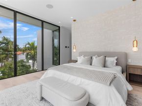 4504 Sheridan Ave, Miami Beach FL 33140