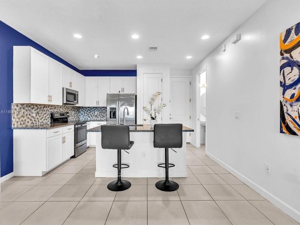 2182 NW 6th St, Fort Lauderdale FL 33311