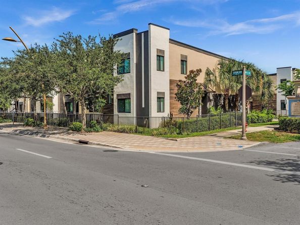 2182 NW 6th St, Fort Lauderdale FL 33311