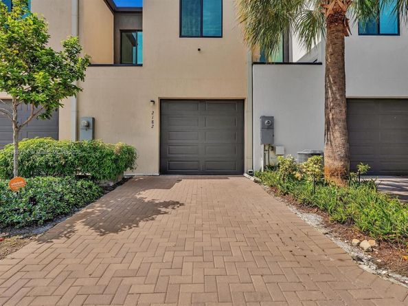 2182 NW 6th St, Fort Lauderdale FL 33311