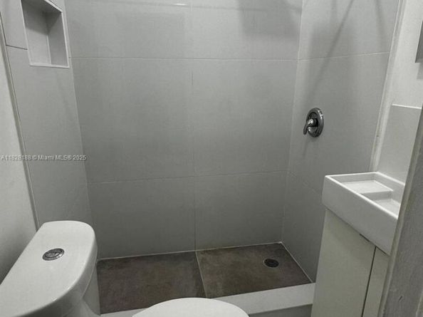 126 Mendoza Ave 1, Coral Gables FL 33134
