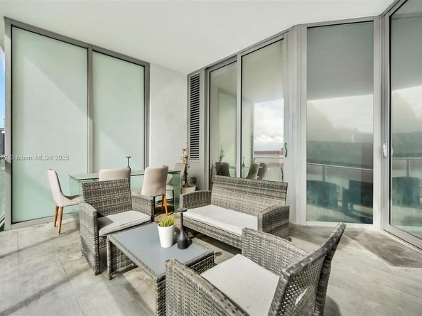 851 NE 1st Ave 806, Miami FL 33132