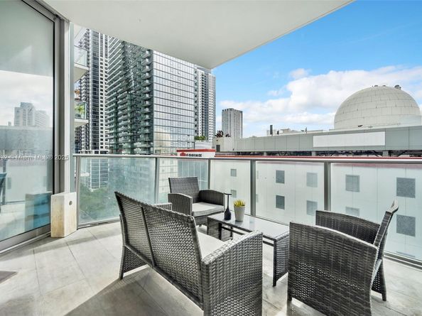 851 NE 1st Ave 806, Miami FL 33132