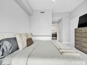 851 NE 1st Ave 806, Miami FL 33132