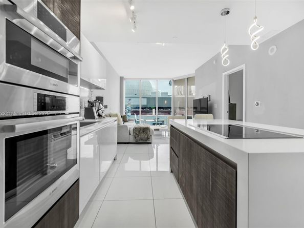851 NE 1st Ave 806, Miami FL 33132
