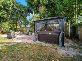 2410 Jackson St, Hollywood FL 33020
