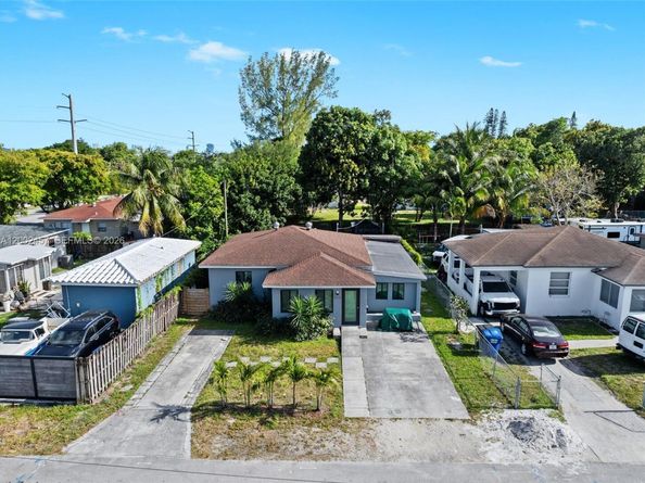 2410 Jackson St, Hollywood FL 33020