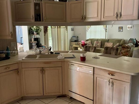 188 Gulfstream Cir, Royal Palm Beach FL 33411