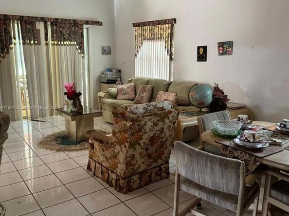 188 Gulfstream Cir, Royal Palm Beach FL 33411