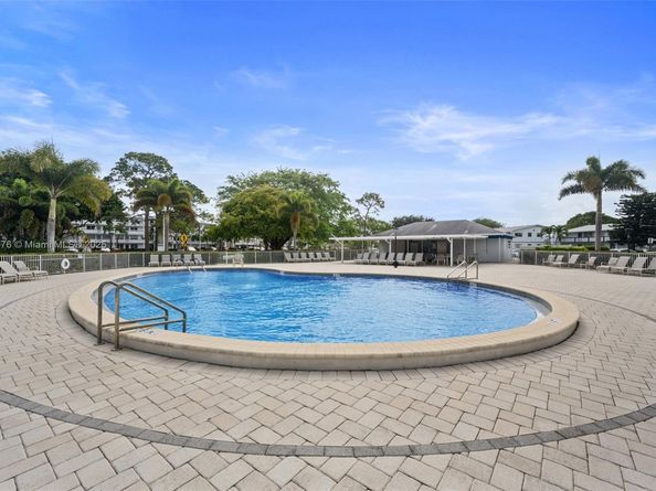 45 Islewood B 45, Deerfield Beach FL 33442