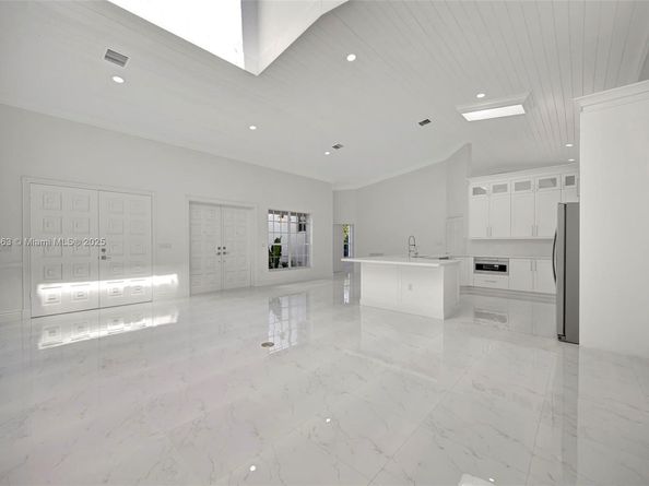 6841 SW 71st Ave, Miami FL 33143