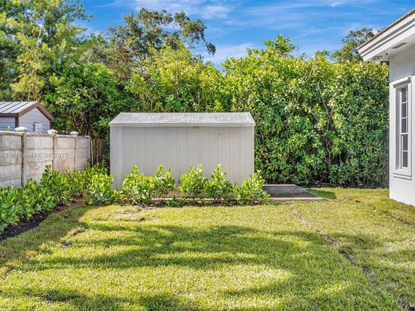 6841 SW 71st Ave, Miami FL 33143