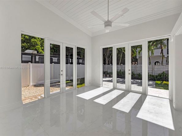 6841 SW 71st Ave, Miami FL 33143