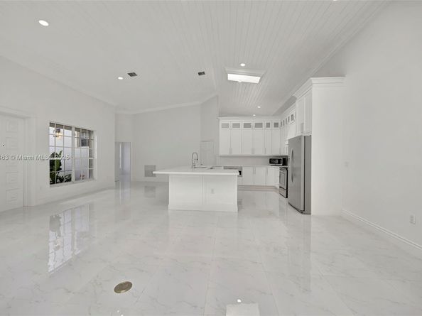 6841 SW 71st Ave, Miami FL 33143